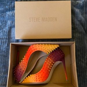 Steve Madden Ombré VALA-S Orange Spike Pumps size 9